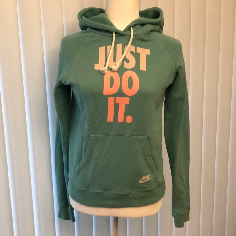 Nike hoodie women’s